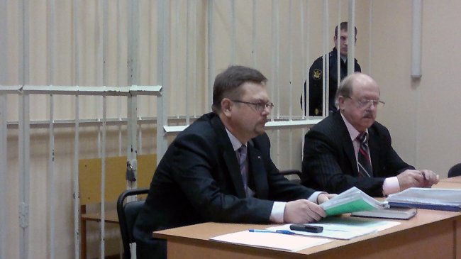Иван Мосеев (слева) в суде с адвокатом Вениамином Беловым. Архангельск. Ноябрь 2012 г. Автор фото - Андрей Шалёв